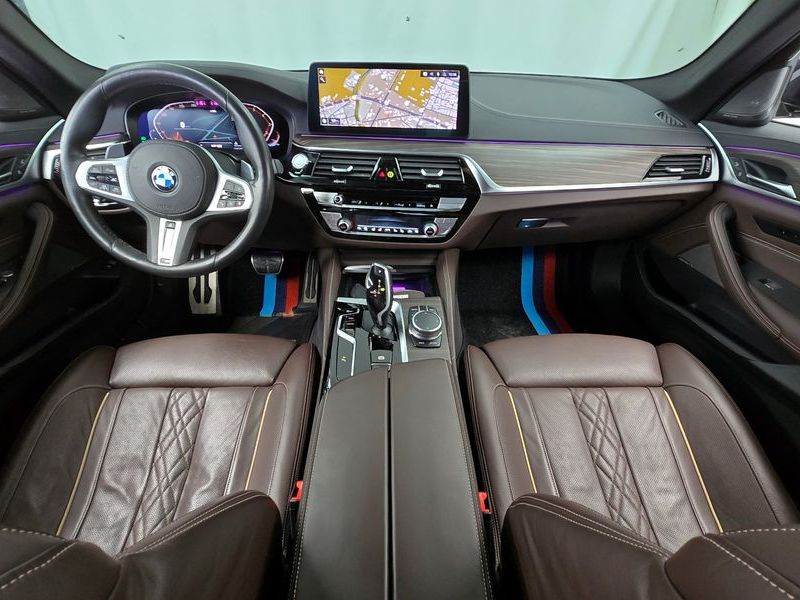 2021 BMW 5 Series 530i xDrive M Sport Package photo 7