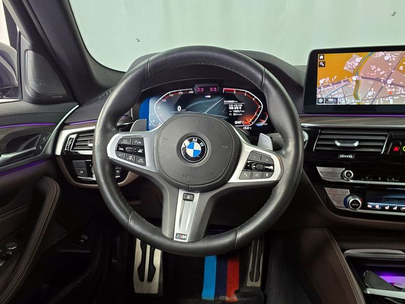 2021 BMW 5 Series 530i xDrive M Sport Package photo 13