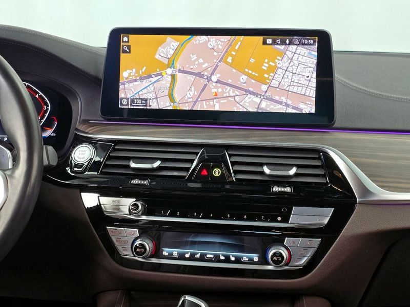 2021 BMW 5 Series 530i xDrive M Sport Package photo 14