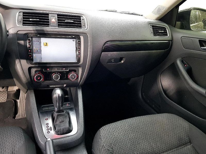 2012 Volkswagen Jetta 1.6 TDI Blue Motion 6th photo 10