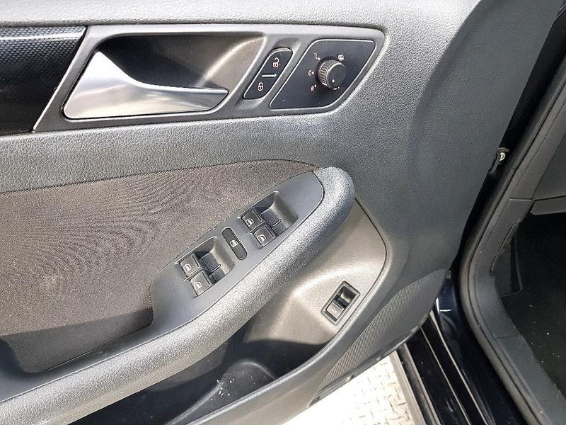 2012 Volkswagen Jetta 1.6 TDI Blue Motion 6th photo 11
