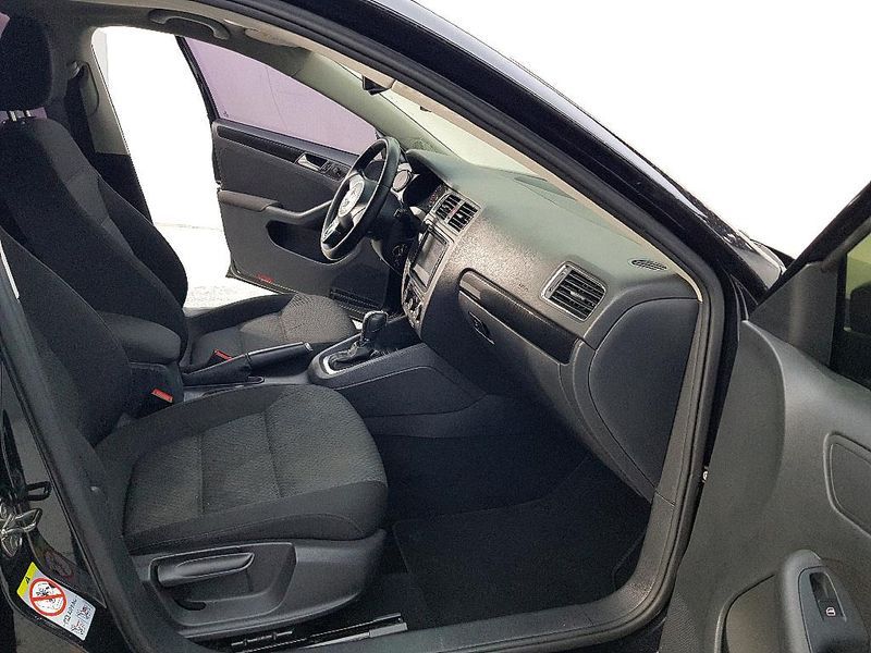 2012 Volkswagen Jetta 1.6 TDI Blue Motion 6th photo 14