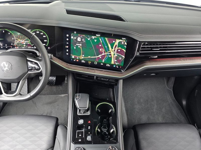 2024 Volkswagen Touareg 3.0 TDI Prestige photo 7