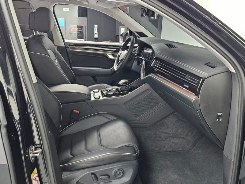 2024 Volkswagen Touareg 3.0 TDI Prestige photo 11