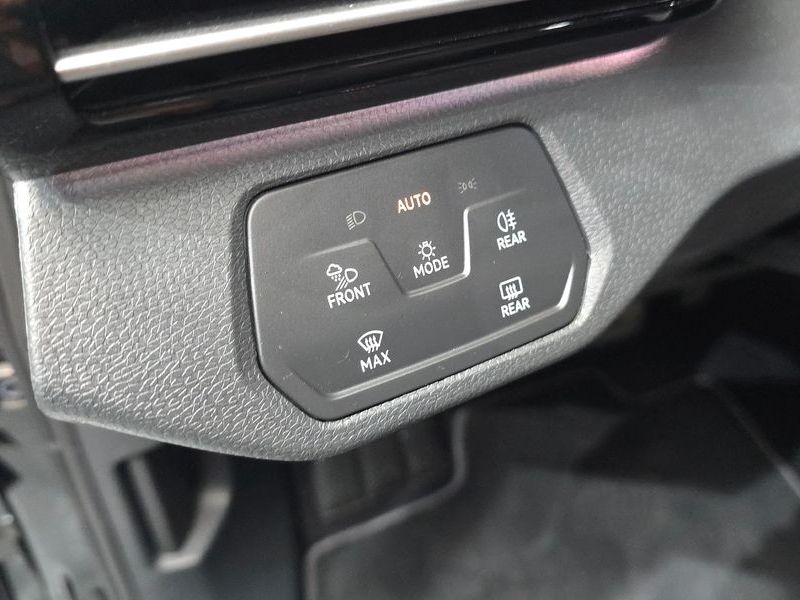 2023 Volkswagen ID.4 Pro photo 15