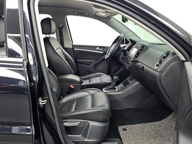 2015 Volkswagen Tiguan 2.0 TDI Comfort 5N photo 11