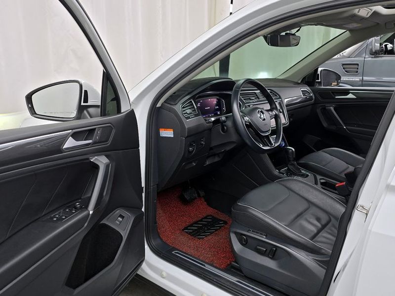 2020 Volkswagen Tiguan 2.0 TDI Prestige photo 10