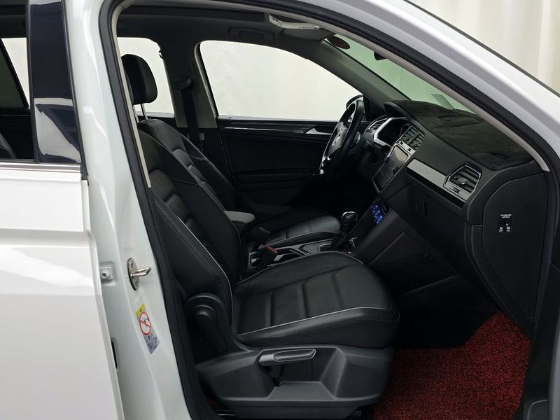 2020 Volkswagen Tiguan 2.0 TDI Prestige photo 11