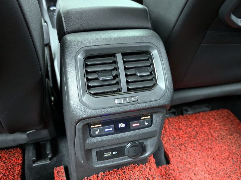 2020 Volkswagen Tiguan 2.0 TDI Prestige photo 18