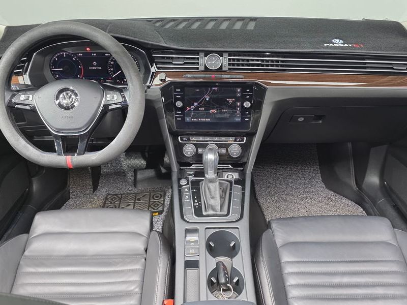 2018 Volkswagen Passat 2.0 TDI Premium photo 7