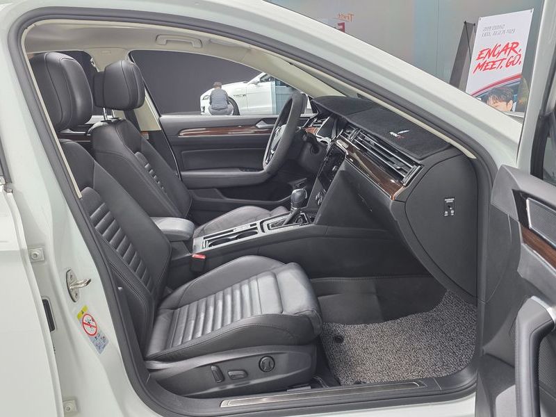2018 Volkswagen Passat 2.0 TDI Premium photo 10
