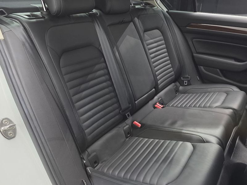 2018 Volkswagen Passat 2.0 TDI Premium photo 12