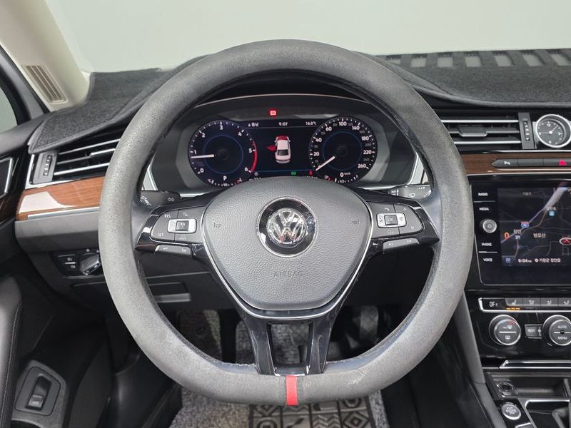 2018 Volkswagen Passat 2.0 TDI Premium photo 14