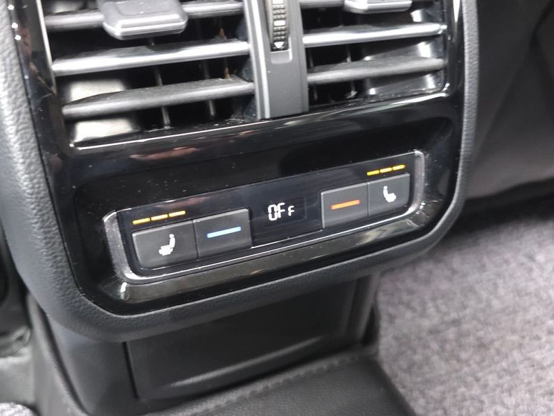 2018 Volkswagen Passat 2.0 TDI Premium photo 19