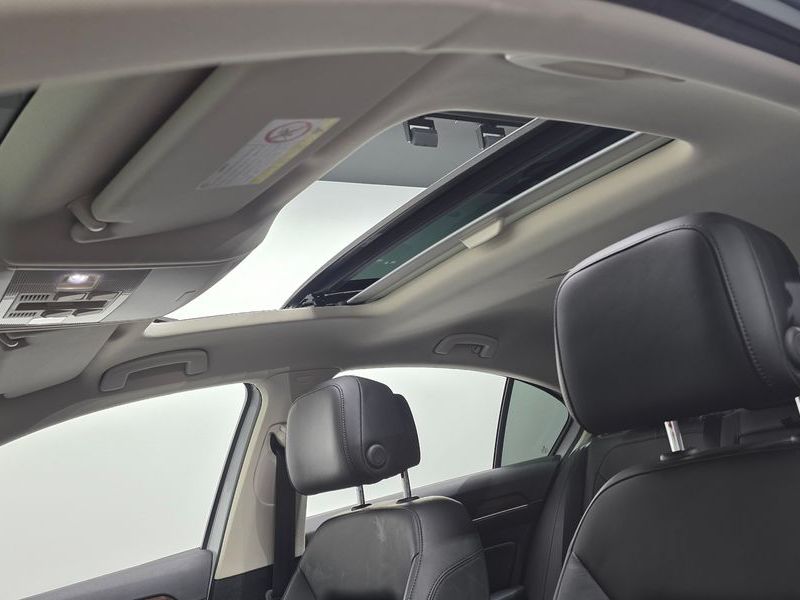 2018 Volkswagen Passat 2.0 TDI Premium photo 20