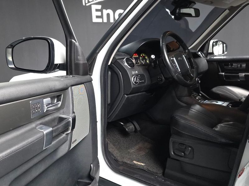 2014 Land Rover Discovery 3.0 SDV6 HSE photo 10