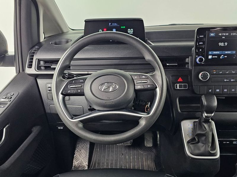 2023 Hyundai Staria Cargo 5-Seater Smart photo 12