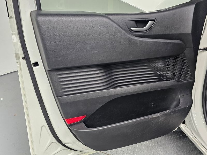 2023 Hyundai Staria Cargo 5-Seater Smart photo 24