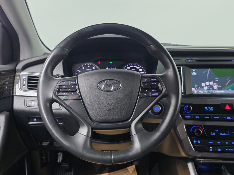 2015 Hyundai Sonata 2.0 Smart photo 16