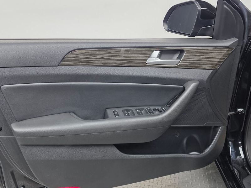 2015 Hyundai Sonata 2.0 Smart photo 24