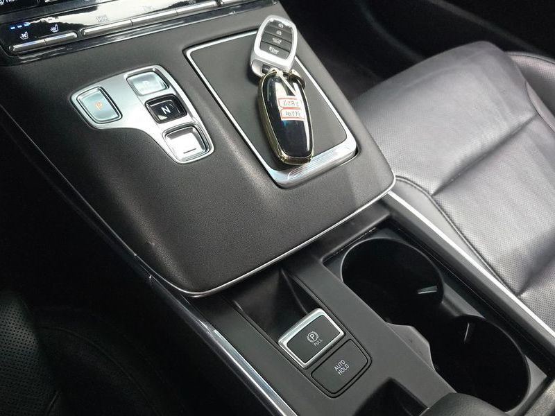 2020 Hyundai Grandeur 3.0 LPi Rent Car Premium photo 9