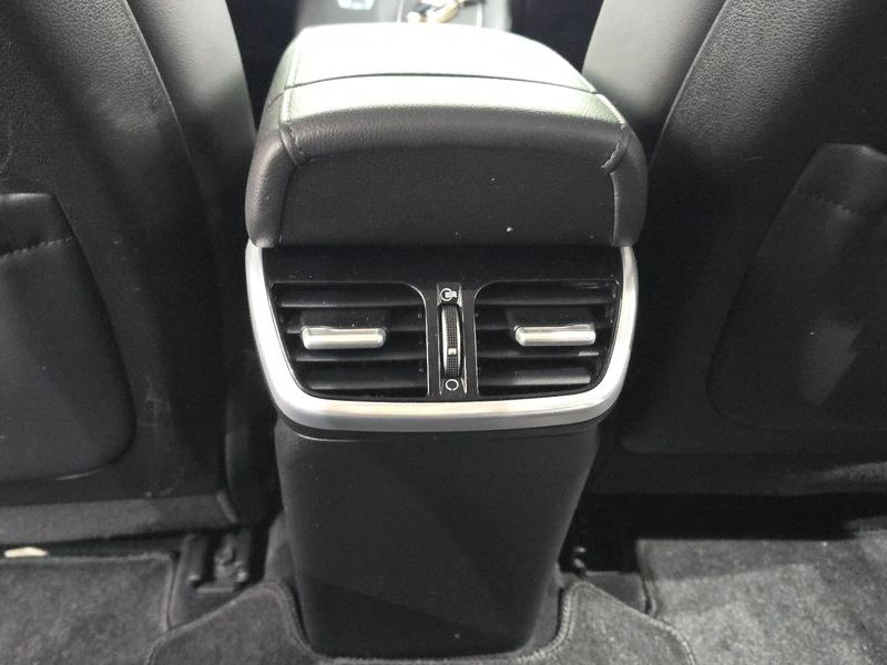 2020 Hyundai Grandeur 3.0 LPi Rent Car Premium photo 28