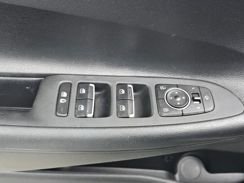 2020 Hyundai Grandeur 3.0 LPi Rent Car Premium photo 30
