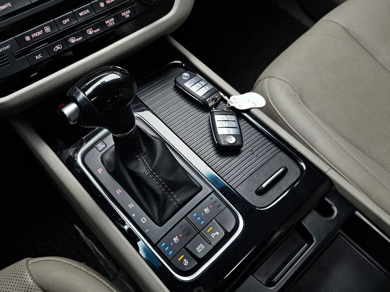 2015 Kia Carnival 9-seater Noblesse photo 9