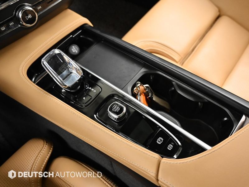 2023 Volvo S90 B6 AWD Ultimate Bright photo 9