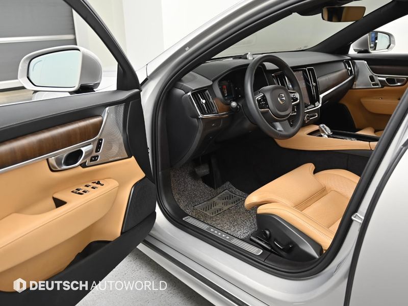 2023 Volvo S90 B6 AWD Ultimate Bright photo 11