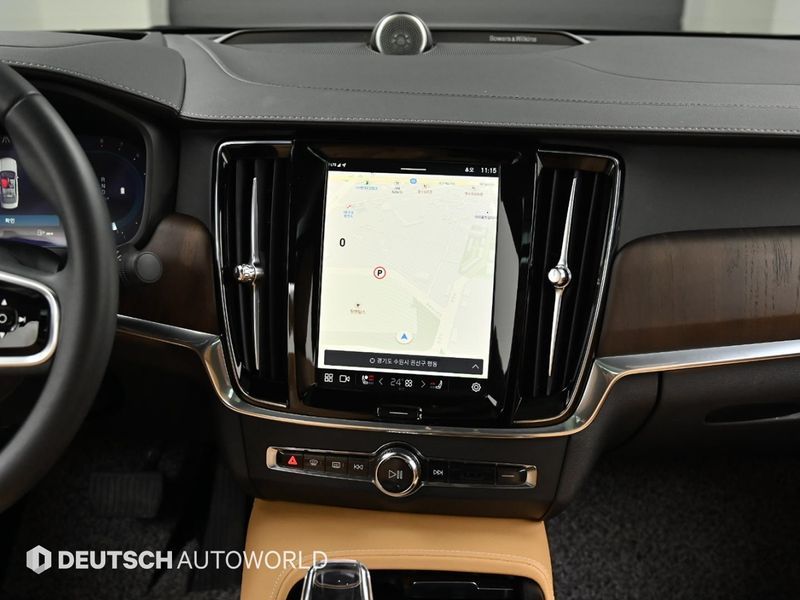 2023 Volvo S90 B6 AWD Ultimate Bright photo 14
