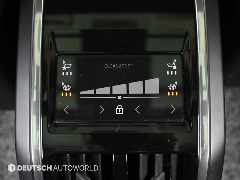 2023 Volvo S90 B6 AWD Ultimate Bright photo 16
