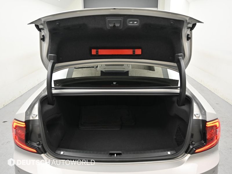 2023 Volvo S90 B6 AWD Ultimate Bright photo 19