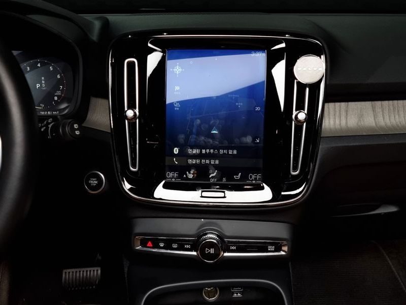 2020 Volvo XC40 T4 Inscription photo 14
