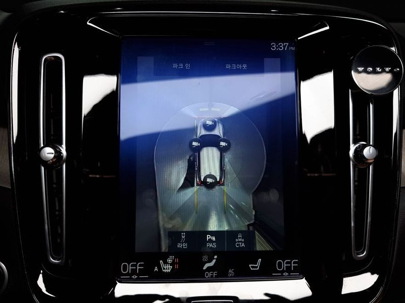 2020 Volvo XC40 T4 Inscription photo 15