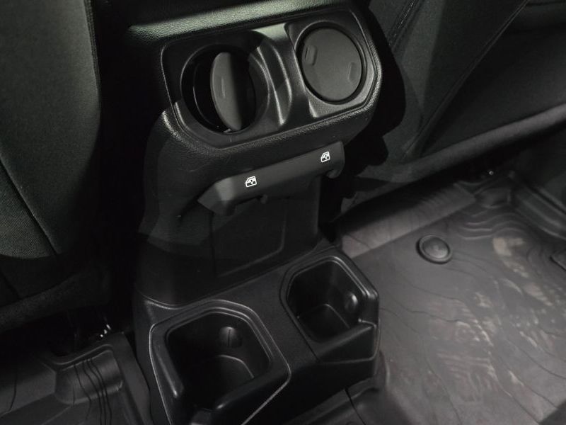 2020 Jeep Wrangler 2.0 Sport 4Door Willys Edition photo 30