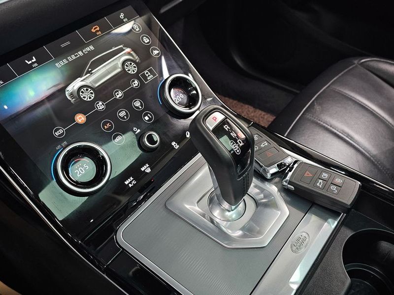 2020 Land Rover Range Rover Evoque D180 Launch Edition photo 9