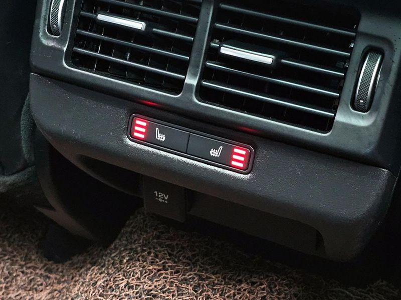 2020 Land Rover Range Rover Evoque D180 Launch Edition photo 18