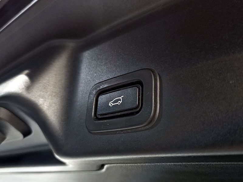 2020 Land Rover Range Rover Evoque D180 Launch Edition photo 19
