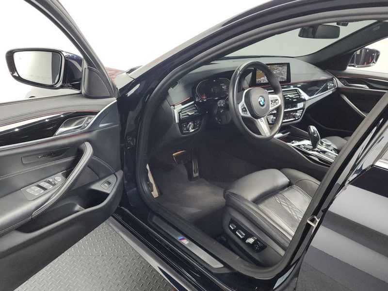 2020 BMW 5 Series 520d xDrive M Sport Package Plus photo 10