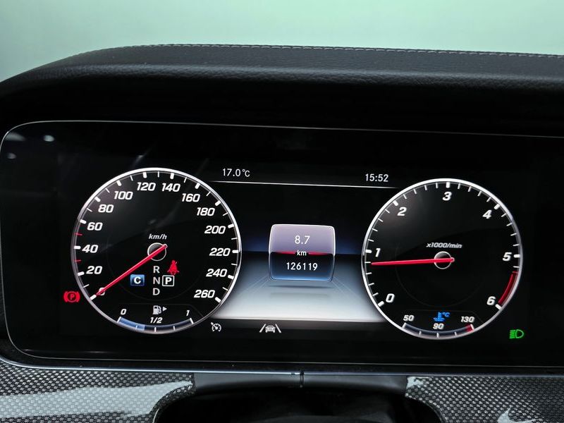 2020 Mercedes-Benz S-Class CLS300d AMG Line photo 8