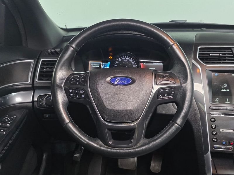2017 Ford Explorer 3.5 Limited 4WD 5th photo 12