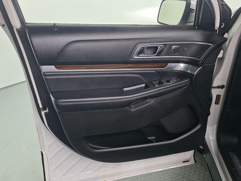 2017 Ford Explorer 3.5 Limited 4WD 5th photo 24