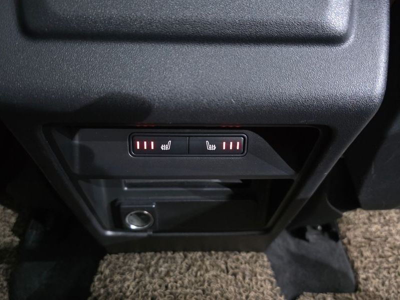2018 Land Rover Discovery Sport 2.0 TD4 HSE Luxury photo 17