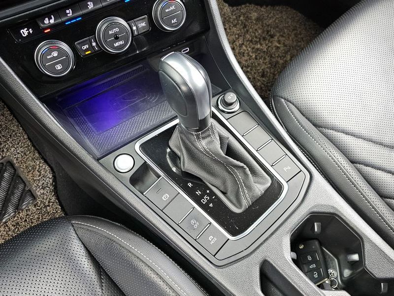 2021 Volkswagen Jetta 1.4 TSI Prestige photo 9