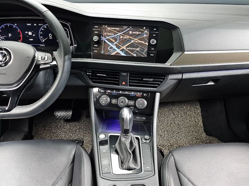 2021 Volkswagen Jetta 1.4 TSI Prestige photo 13