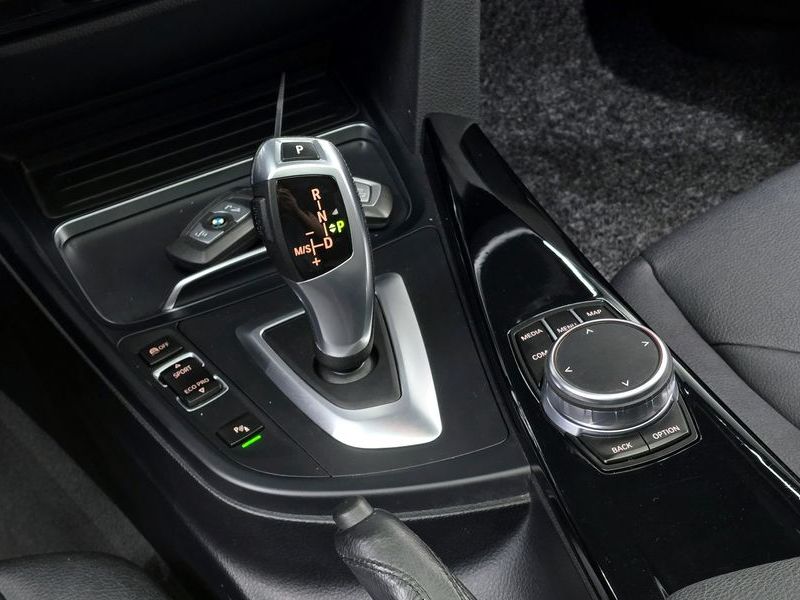 2018 BMW 3 Series 320d photo 9