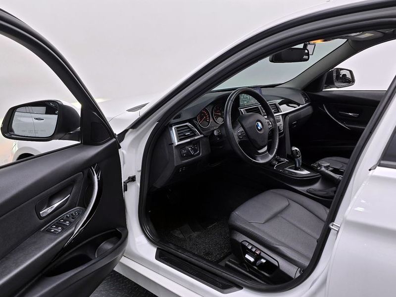 2018 BMW 3 Series 320d photo 10