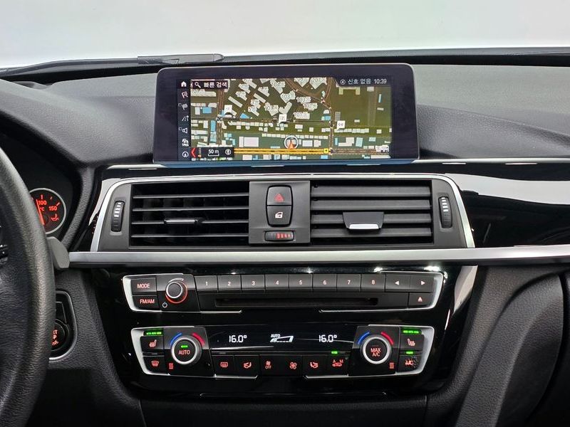 2018 BMW 3 Series 320d photo 17