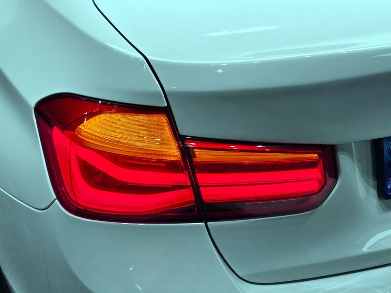 2018 BMW 3 Series 320d photo 23